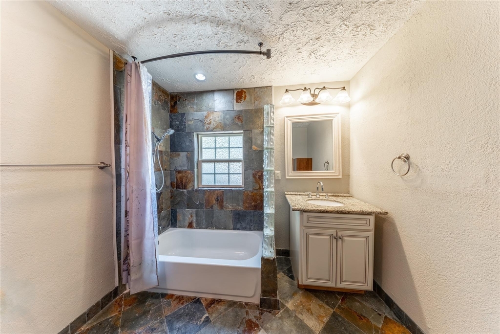 1229 W 21st Street - Photo 18