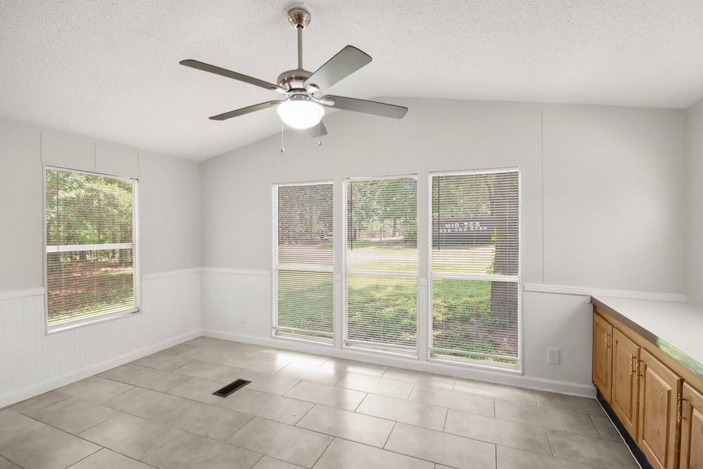 25494 Deepwood Drive - Photo 11