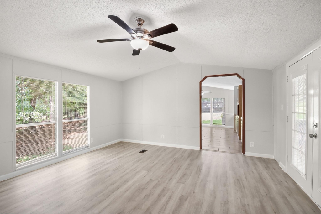 25494 Deepwood Drive - Photo 8