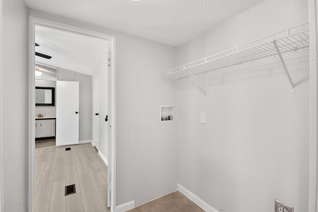 25494 Deepwood Drive - Photo 20