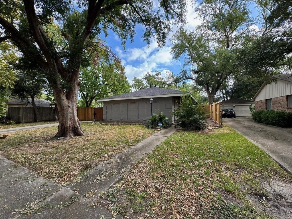 1907 Ashford Hollow Lane - Photo 3