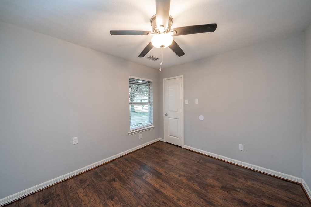 1907 Ashford Hollow Lane - Photo 18