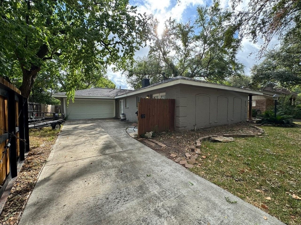 1907 Ashford Hollow Lane - Photo 5