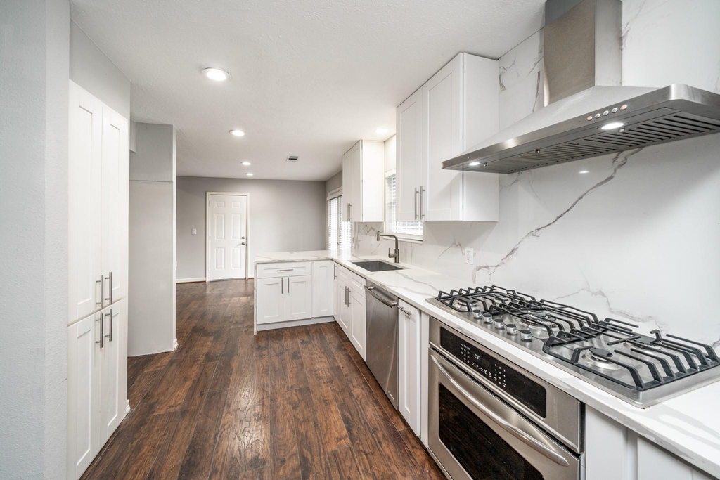 1907 Ashford Hollow Lane - Photo 14