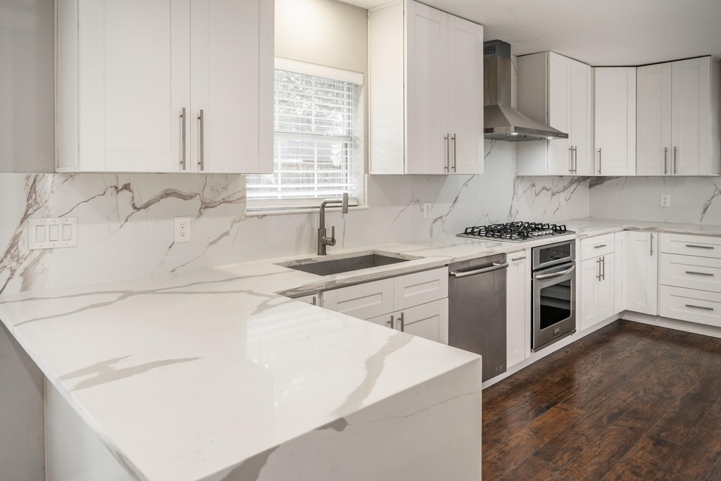 1907 Ashford Hollow Lane - Photo 15