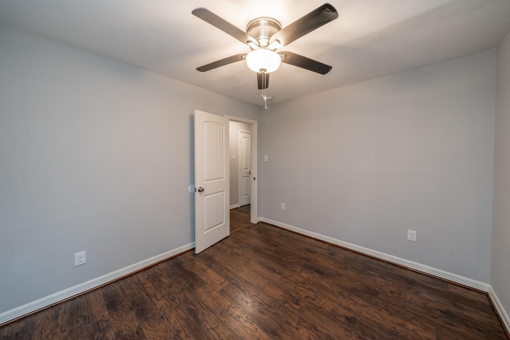 1907 Ashford Hollow Lane - Photo 19
