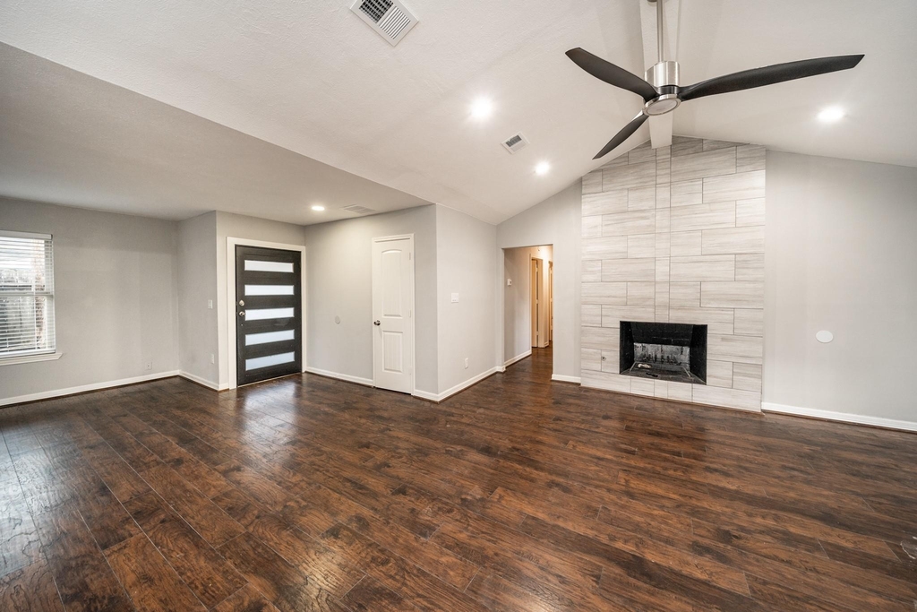 1907 Ashford Hollow Lane - Photo 10
