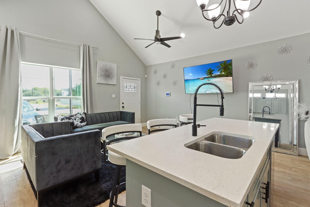 5607 Bacher Street - Photo 1
