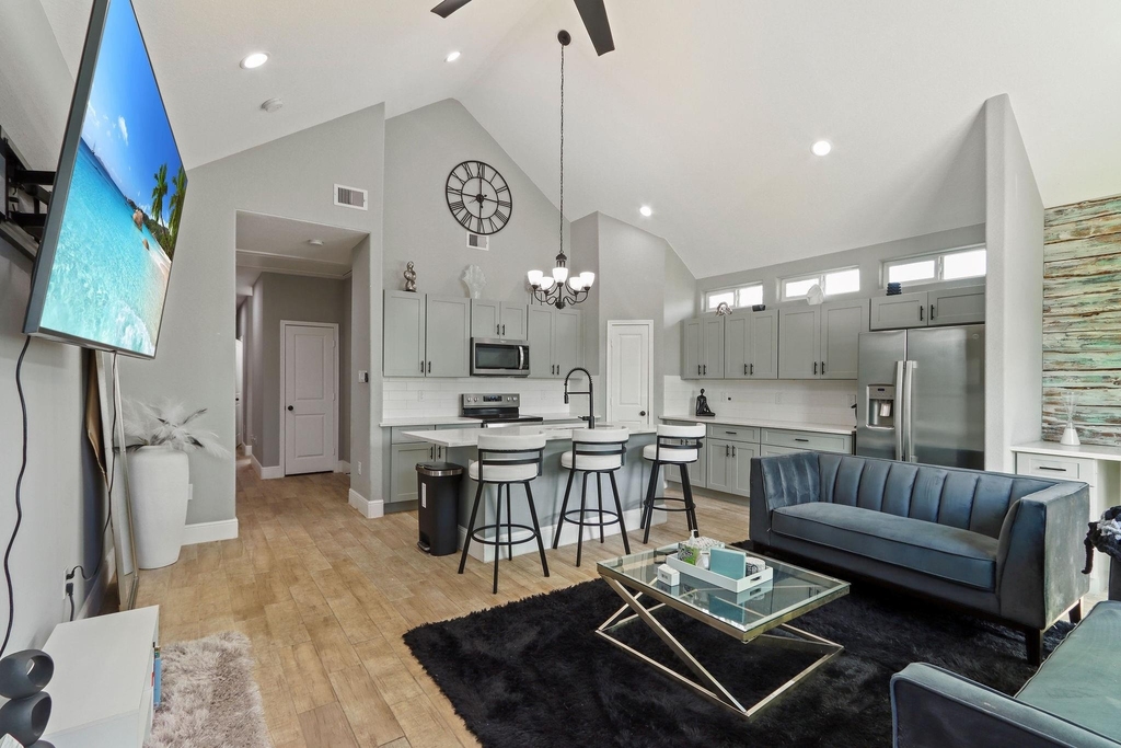 5607 Bacher Street - Photo 0