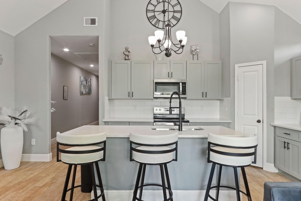 5607 Bacher Street - Photo 2