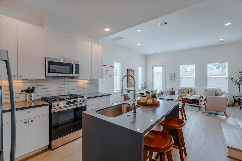 862 Paul Quinn Street Unit B - Photo 11