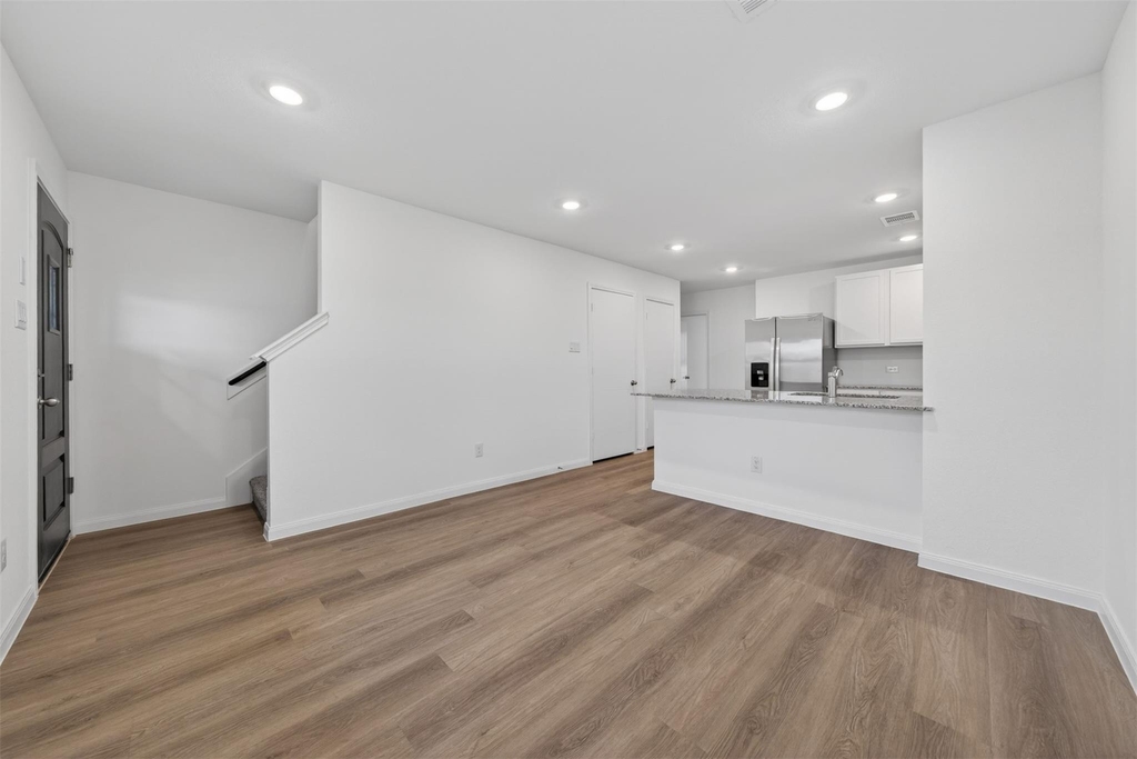 12239 Shield Crest Ct - Photo 6