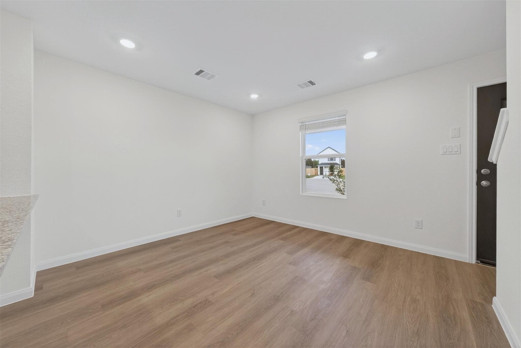 12239 Shield Crest Ct - Photo 8