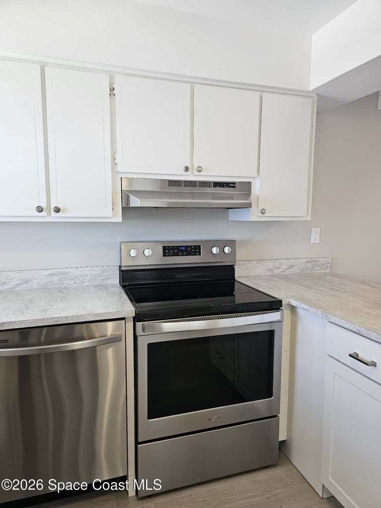 190 E Olmstead Drive - Photo 10
