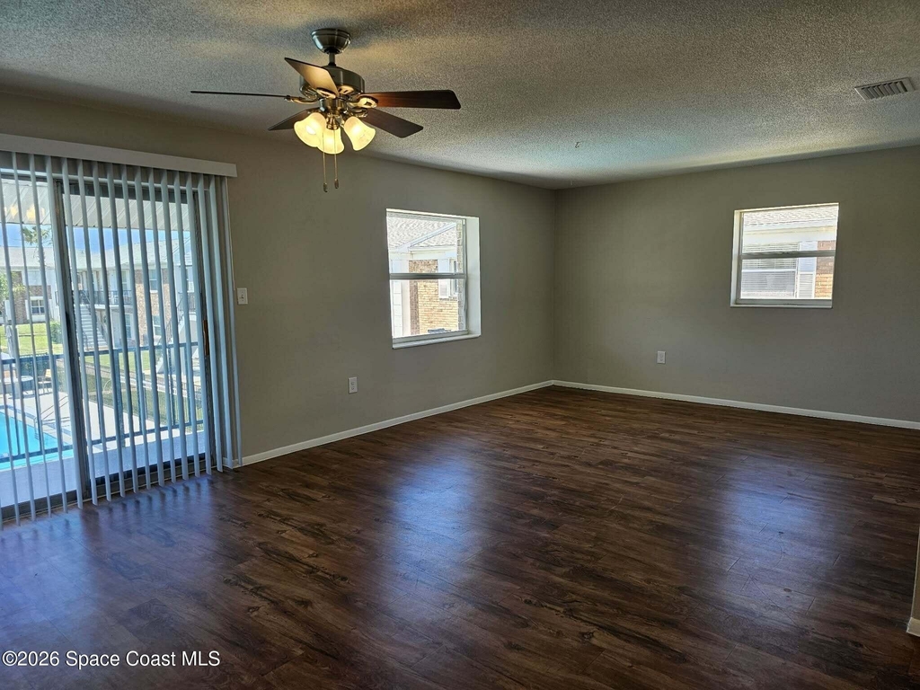 190 E Olmstead Drive - Photo 5