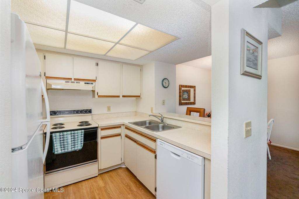 993 Sonesta Avenue Ne - Photo 9
