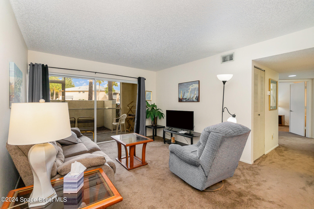 993 Sonesta Avenue Ne - Photo 4