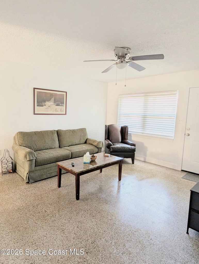 1420 Avocado Avenue - Photo 4