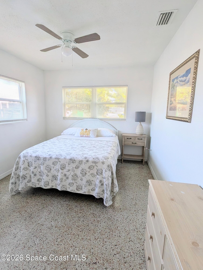 1420 Avocado Avenue - Photo 4