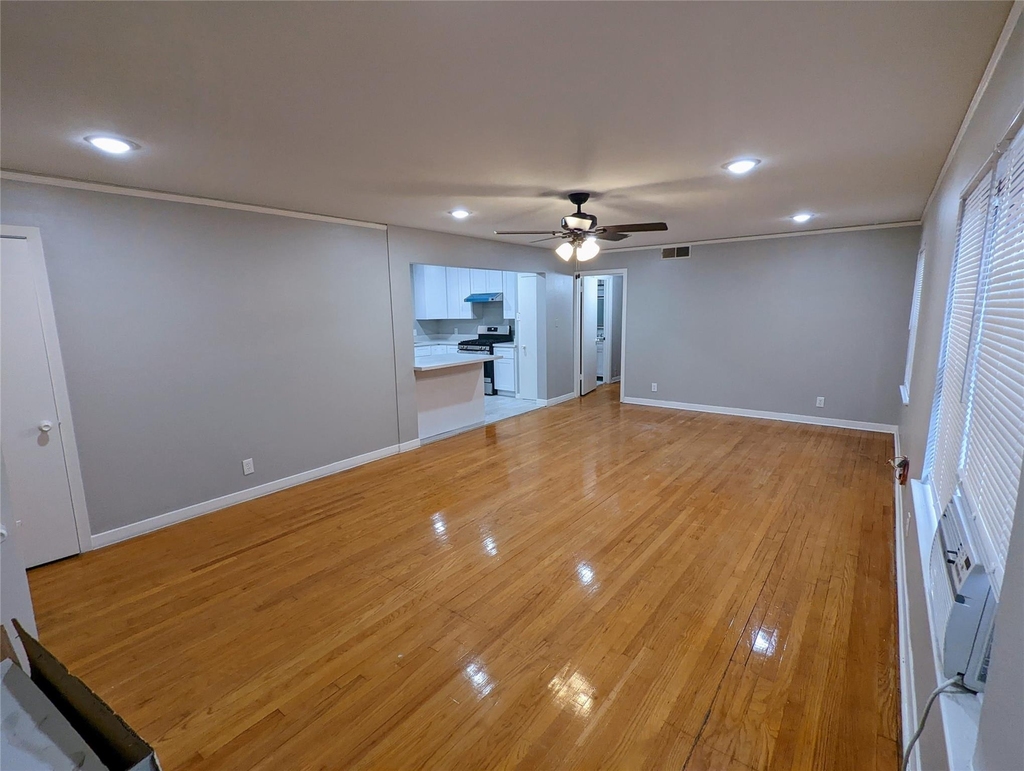 4714 Oakshire Drive - Photo 2