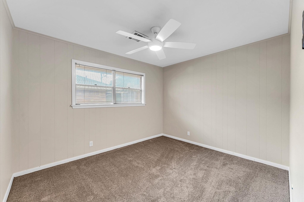 6327 Wynnwood Lane - Photo 17
