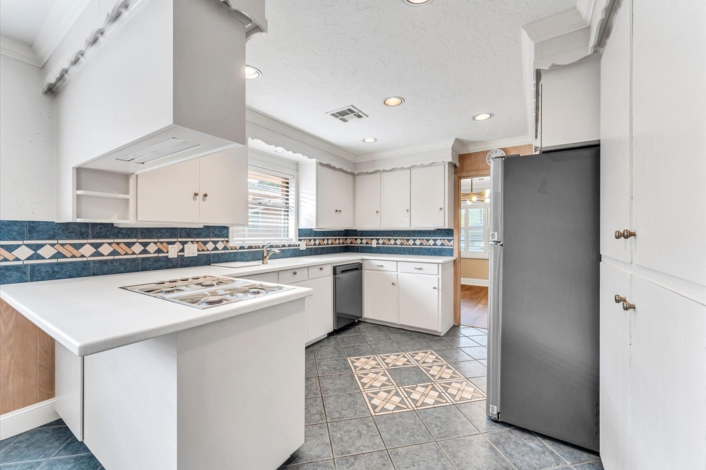 6327 Wynnwood Lane - Photo 5