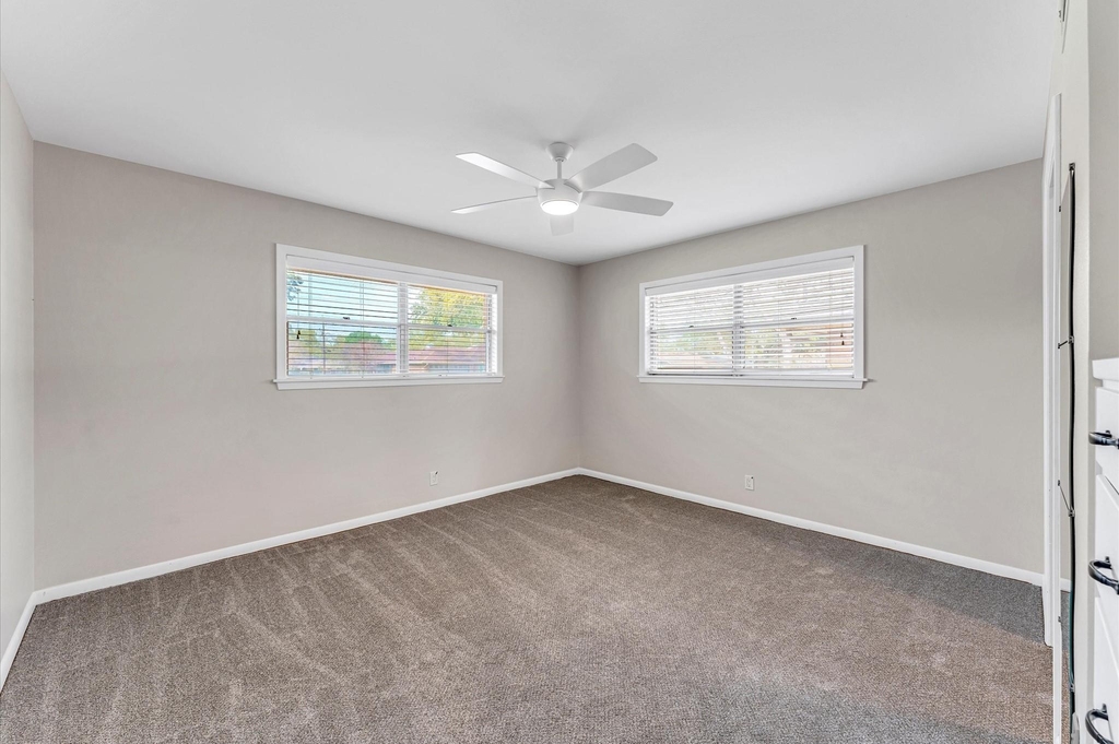 6327 Wynnwood Lane - Photo 15