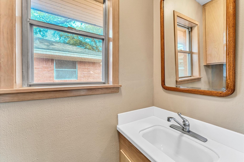 6327 Wynnwood Lane - Photo 9