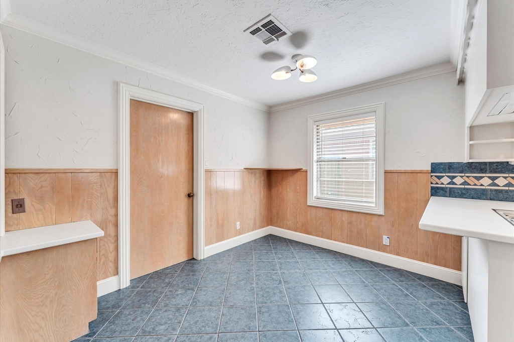6327 Wynnwood Lane - Photo 8