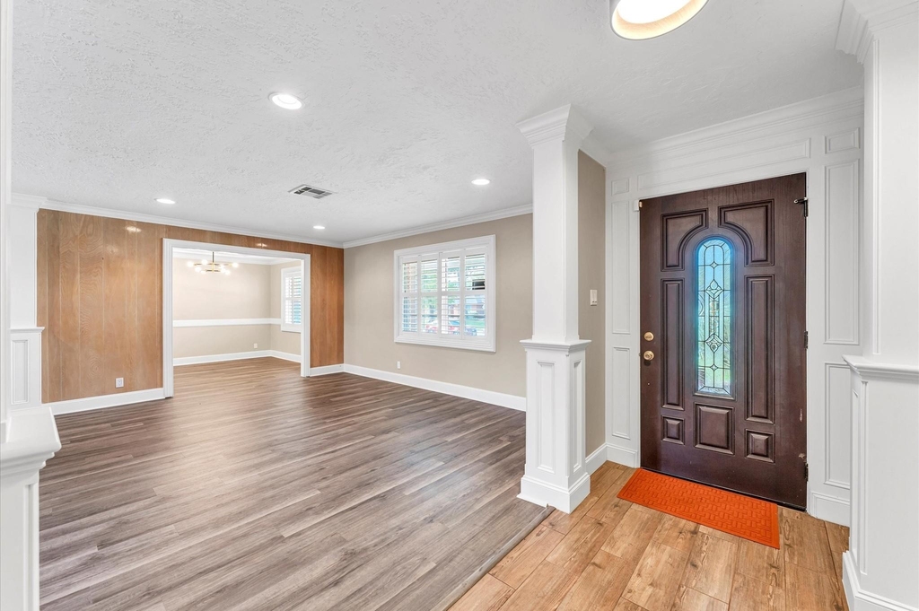 6327 Wynnwood Lane - Photo 2