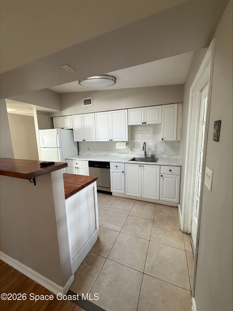 583 Gardenia Circle - Photo 7