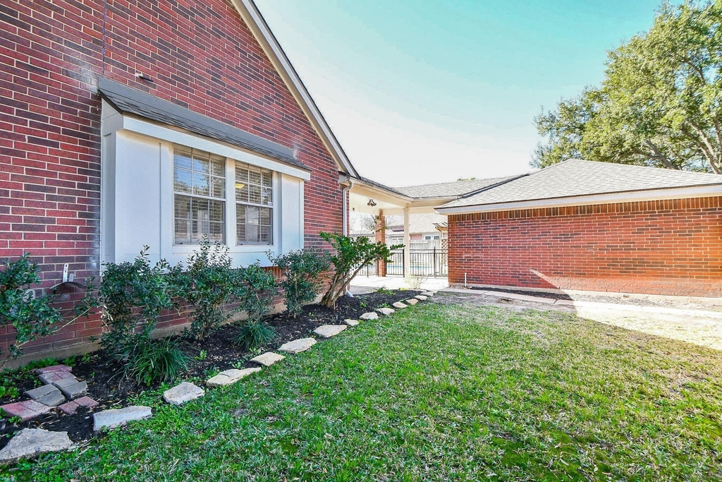 1502 Emerald Springs Court - Photo 47
