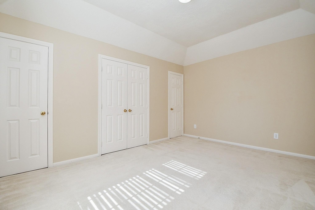 1502 Emerald Springs Court - Photo 32