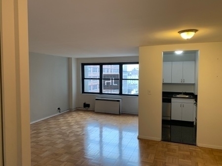 5 Avenue - Photo 1