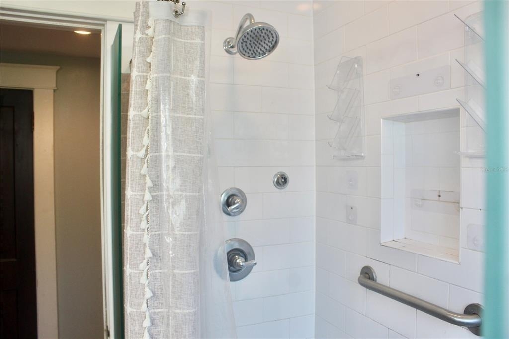 701 W Swann Avenue - Photo 11