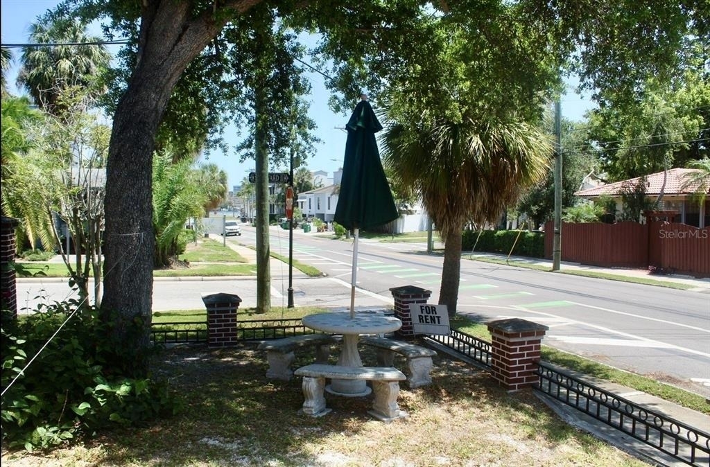701 W Swann Avenue - Photo 20