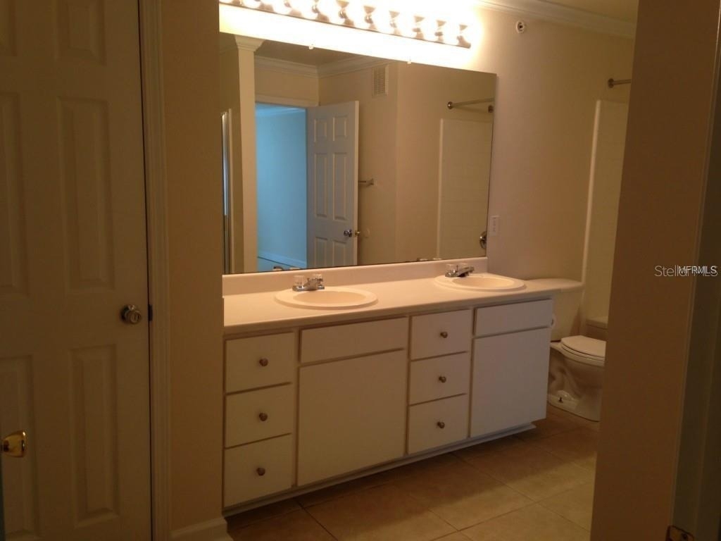 18147 Sterling Gate Circle - Photo 10