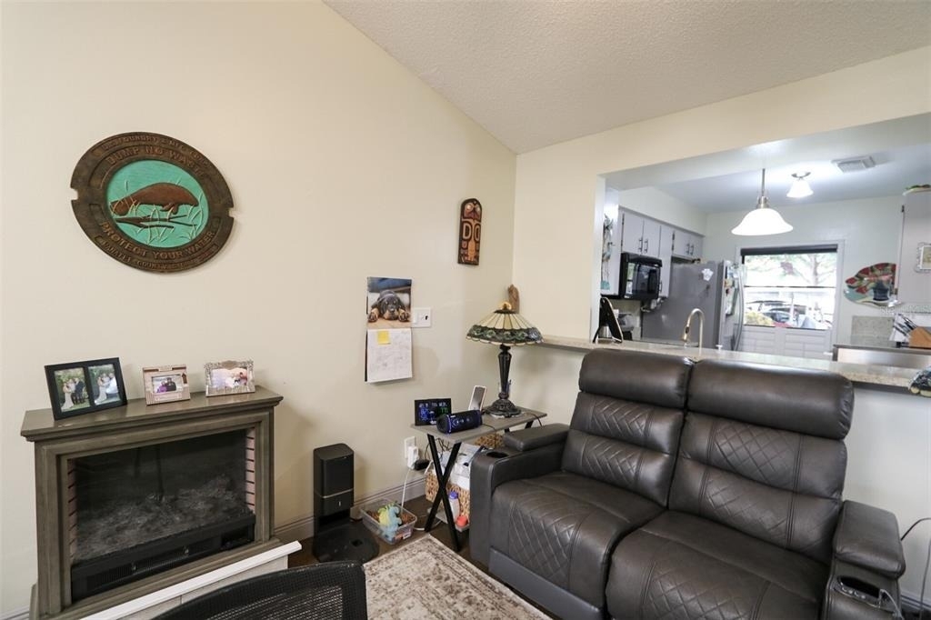 323 Knottwood Court - Photo 9
