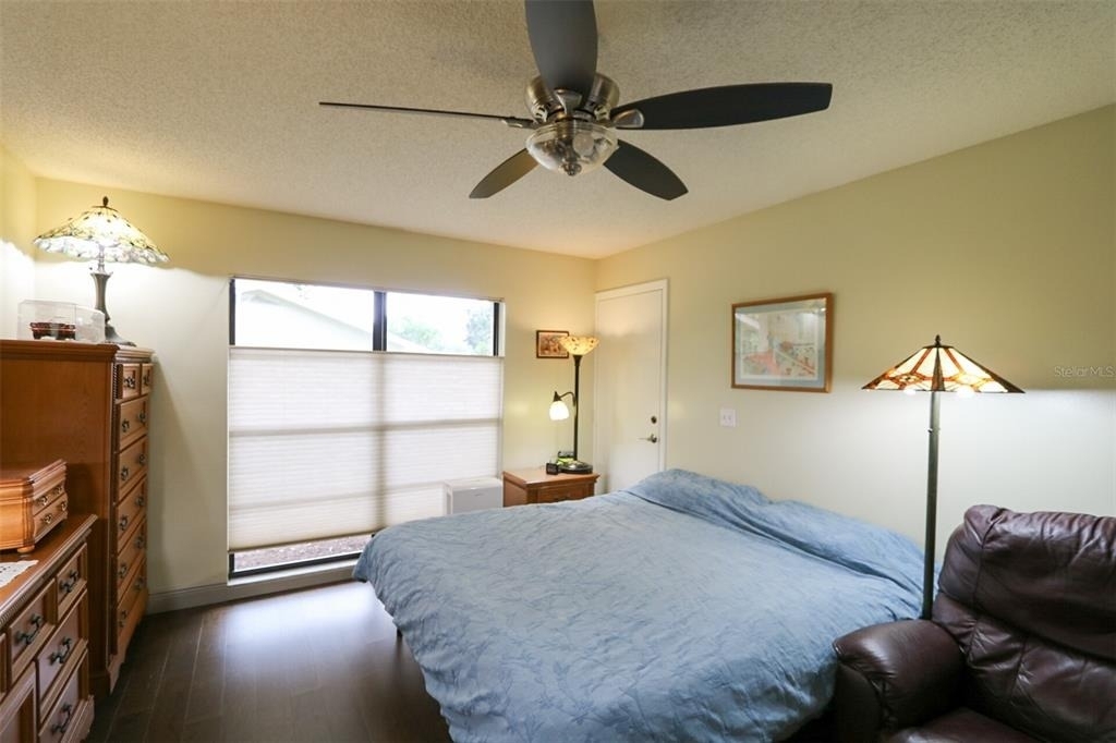 323 Knottwood Court - Photo 11