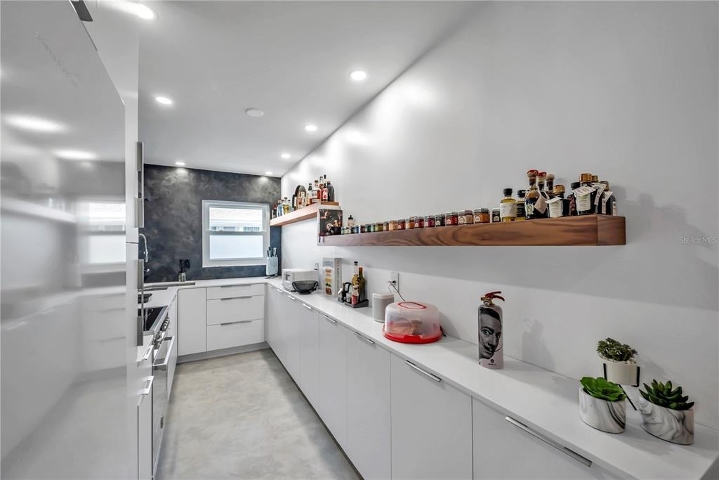 224 6th Avenue N - Photo 10