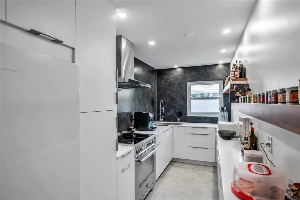 224 6th Avenue N - Photo 12
