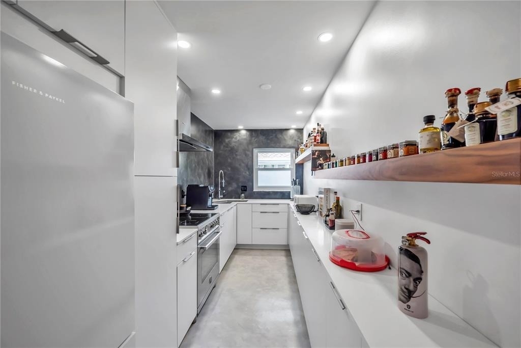 224 6th Avenue N - Photo 11