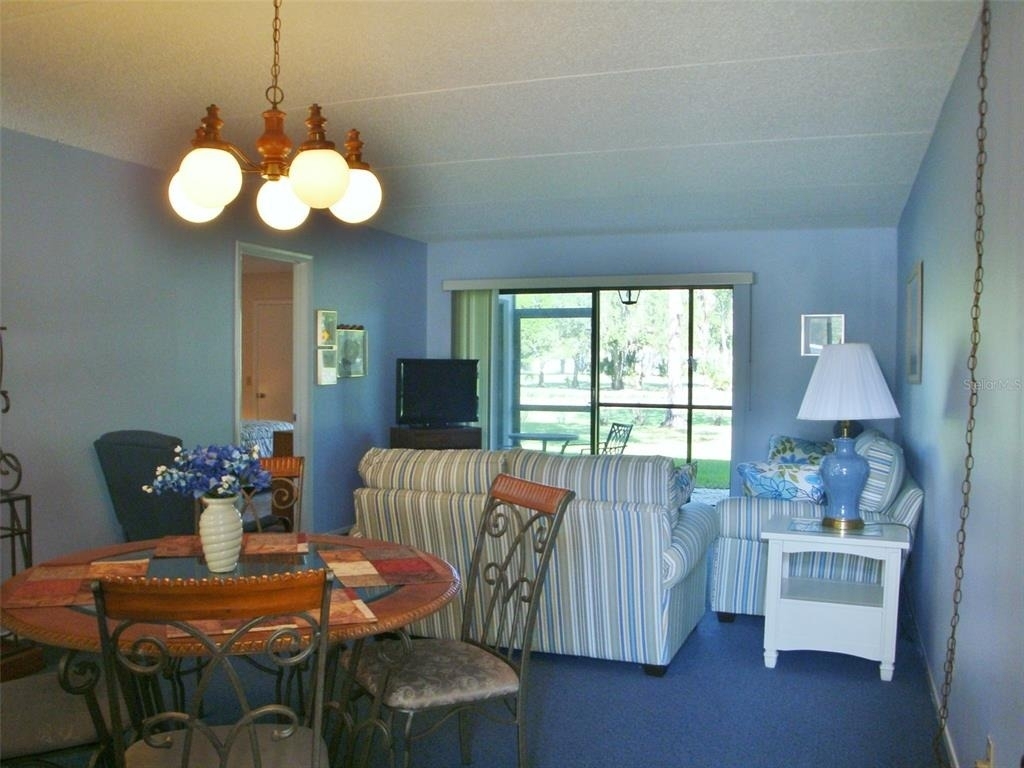 111 E Cypress Court - Photo 3
