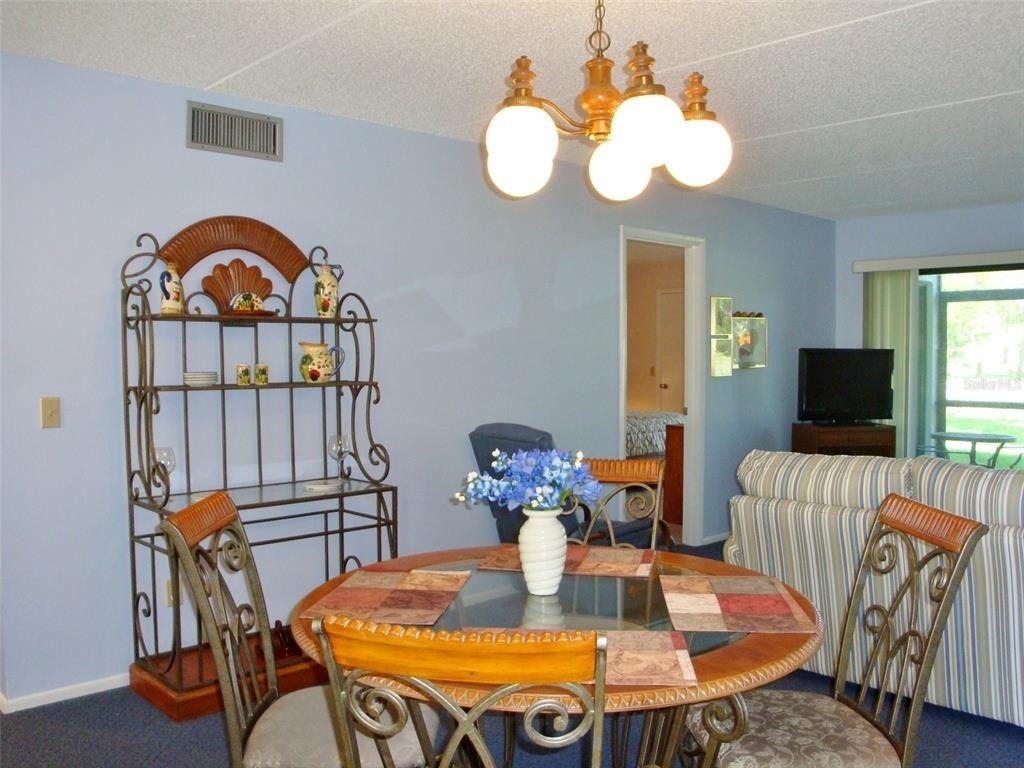 111 E Cypress Court - Photo 5