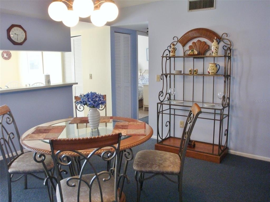 111 E Cypress Court - Photo 6