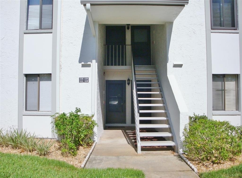 111 E Cypress Court - Photo 1