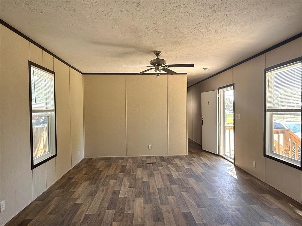 806 Swindell Avenue N - Photo 14