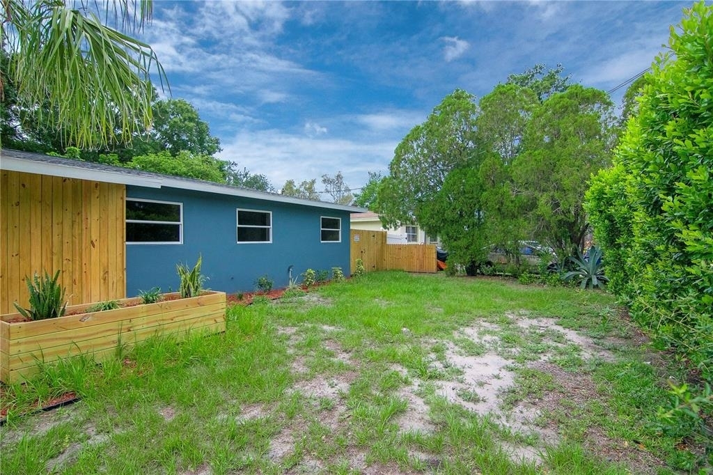 3708 W Tyson Avenue - Photo 3