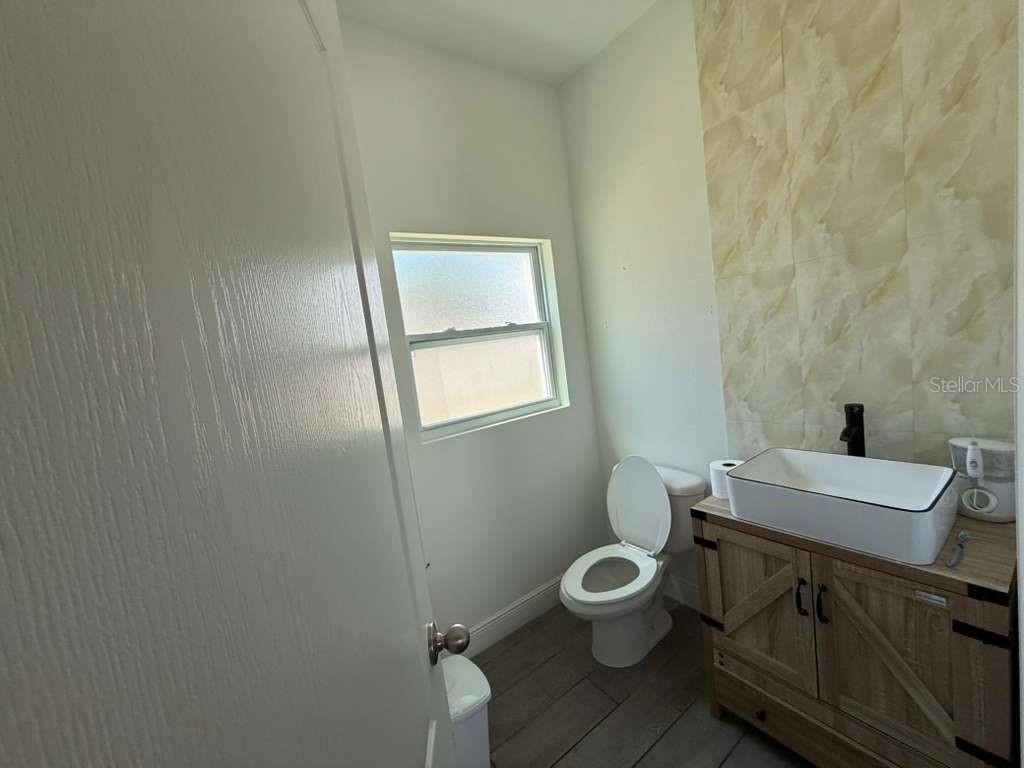 408 Finley Avenue - Photo 8