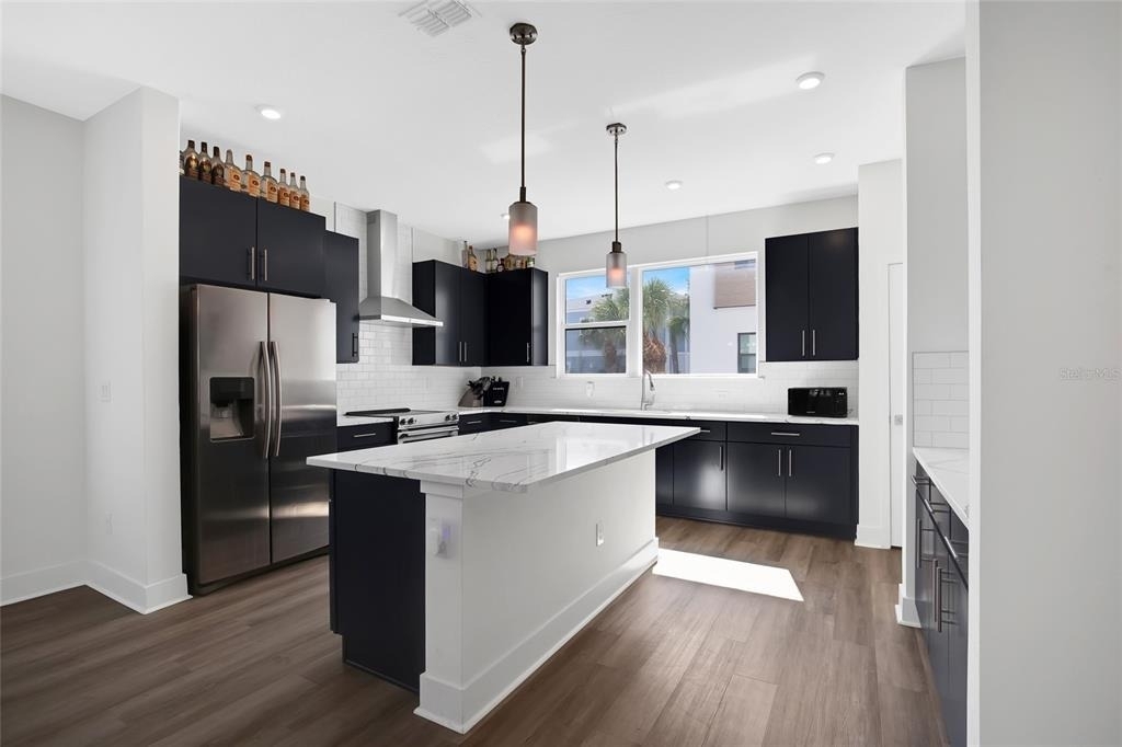 2506 W Cleveland Street - Photo 2